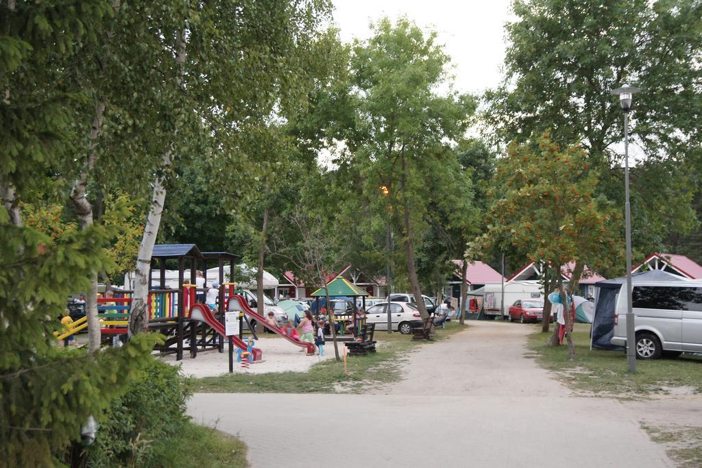 Holiday Resort & Camping Intercamp'84 เวบา ภายนอก รูปภาพ